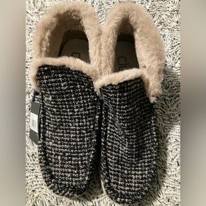 Hey Dude NWT Denny black and tan tweed size 9 shoes